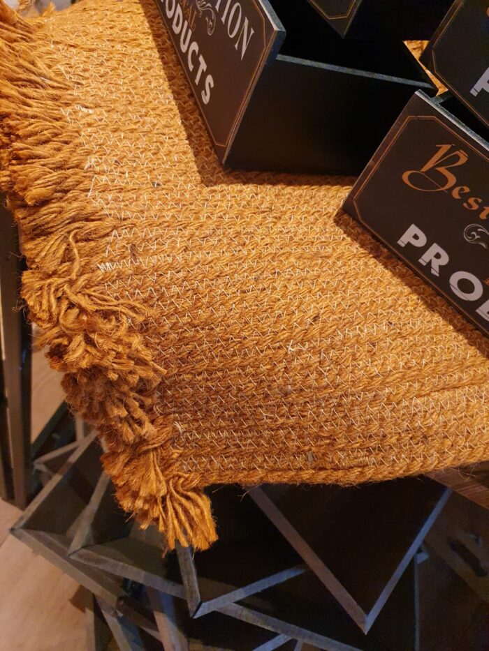 Kleed L geel jute textiel 50x50x1cm. van €9.99 nu €4.98 - Afbeelding 2